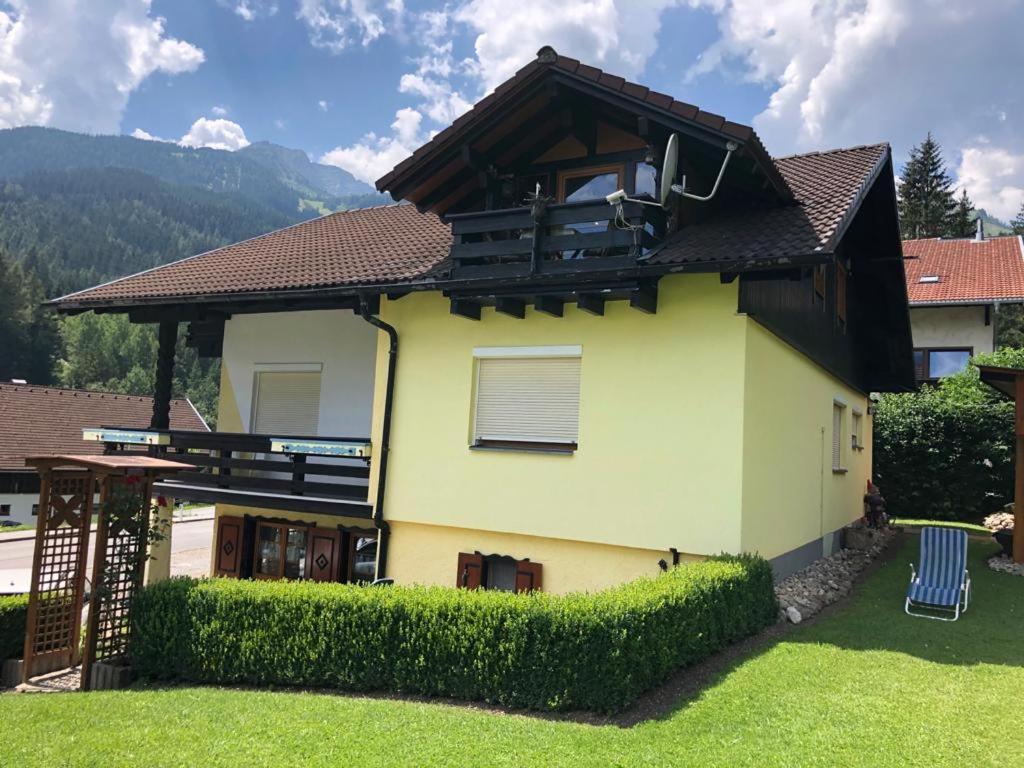 Zugspitzhaus Monika Apartamento Lermoos