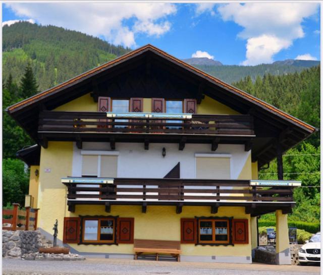 Zugspitzhaus Monika Apartment *